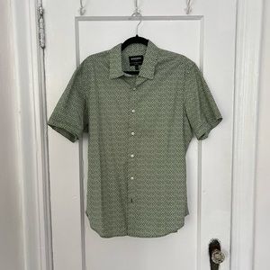 Bonobos men’s short sleeve button down shirt. Size L Athletic fit